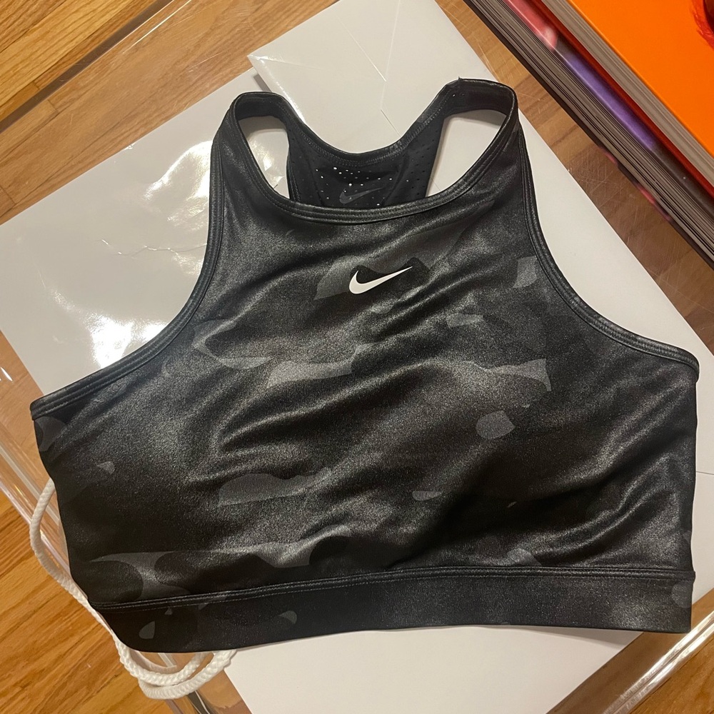 Nike sports bra, used like new